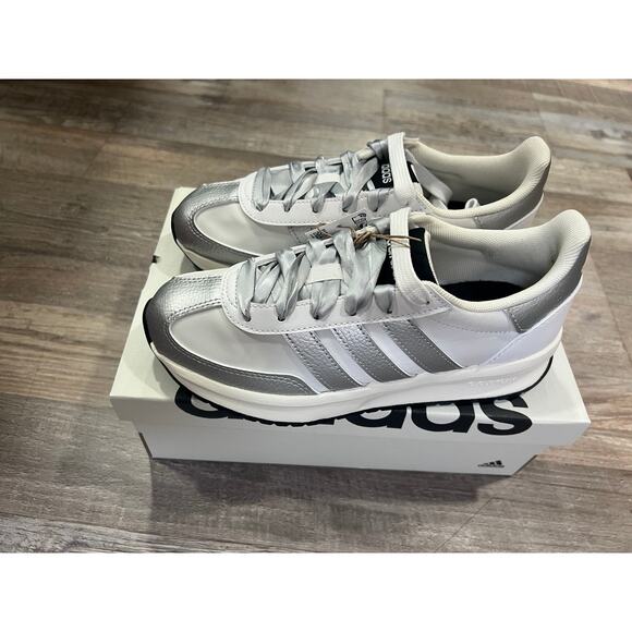 Adidas Run 70s 2.0 Sneaker | Girls Size 4 - Picture 2 of 7